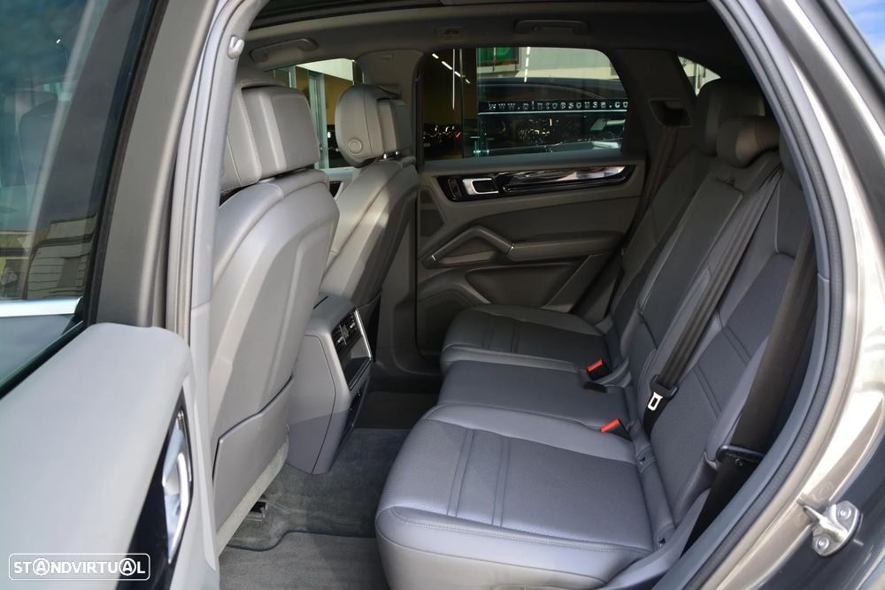 Porsche Cayenne E-Hybrid - 37