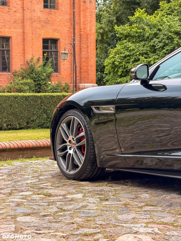 Jaguar F-Type AWD R-Dynamic - 19
