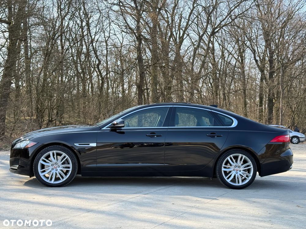 Jaguar XF 35t Portfolio - 9