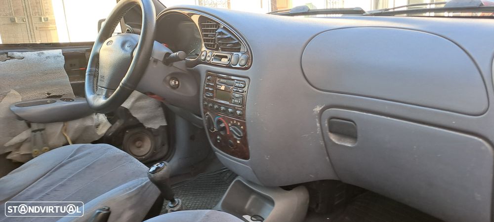 Ford Fiesta 1.25 Ghia - 7