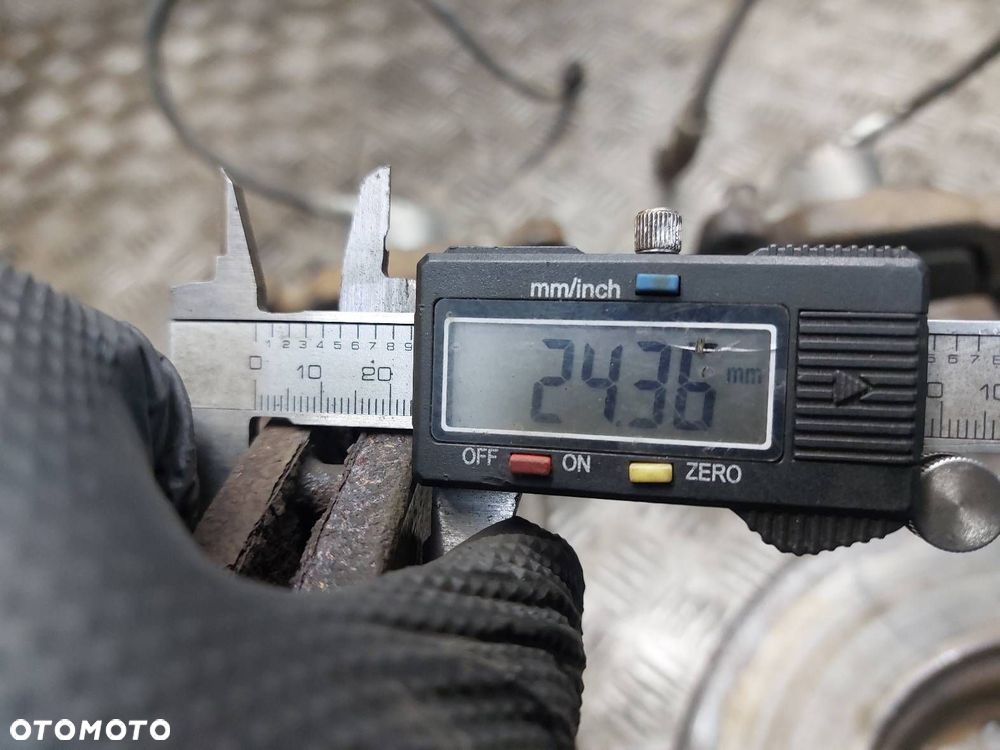 TARCZE HAMULCOWE PRZÓD + KLOCKI + ZACISKI VOLKSWAGEN GOLF V 1.9 TDI - 5