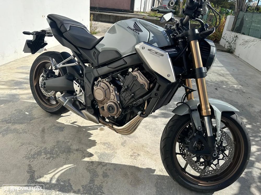 Honda CB - 1