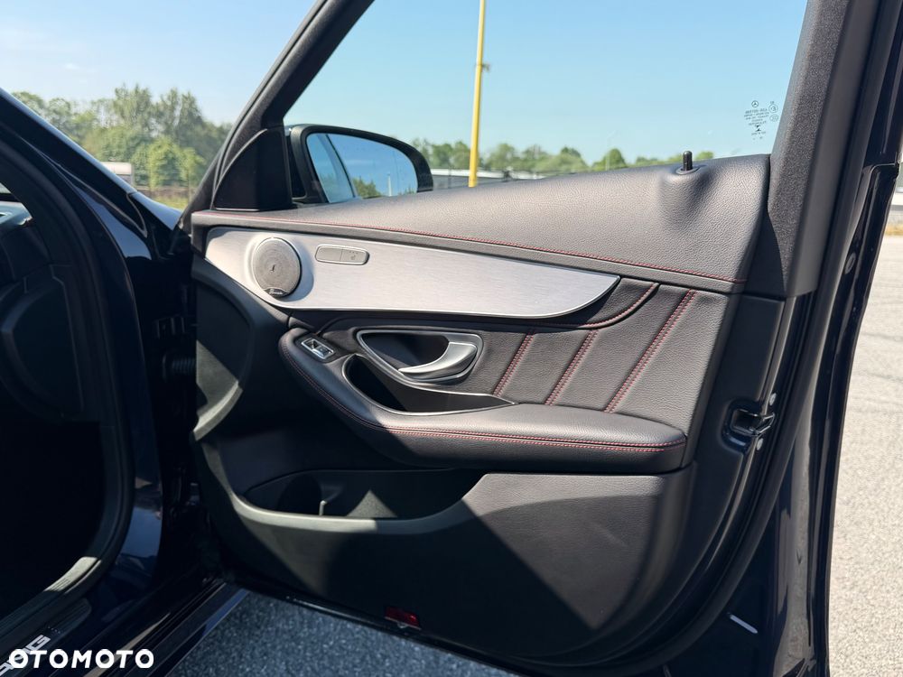Mercedes-Benz Klasa C AMG 43 4Matic 9G-TRONIC - 26