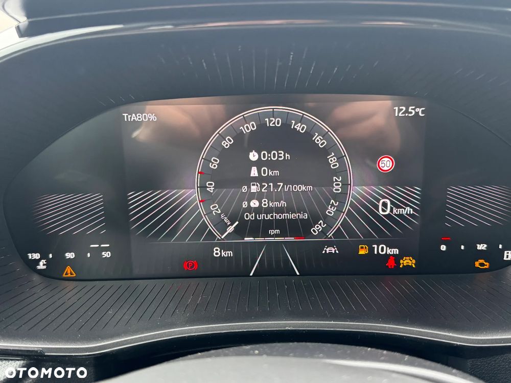 Skoda Fabia 1.0 Essence - 12