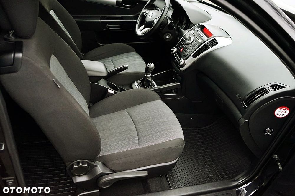 Kia Ceed 1.6 CRDi 90 ISG Vision - 18