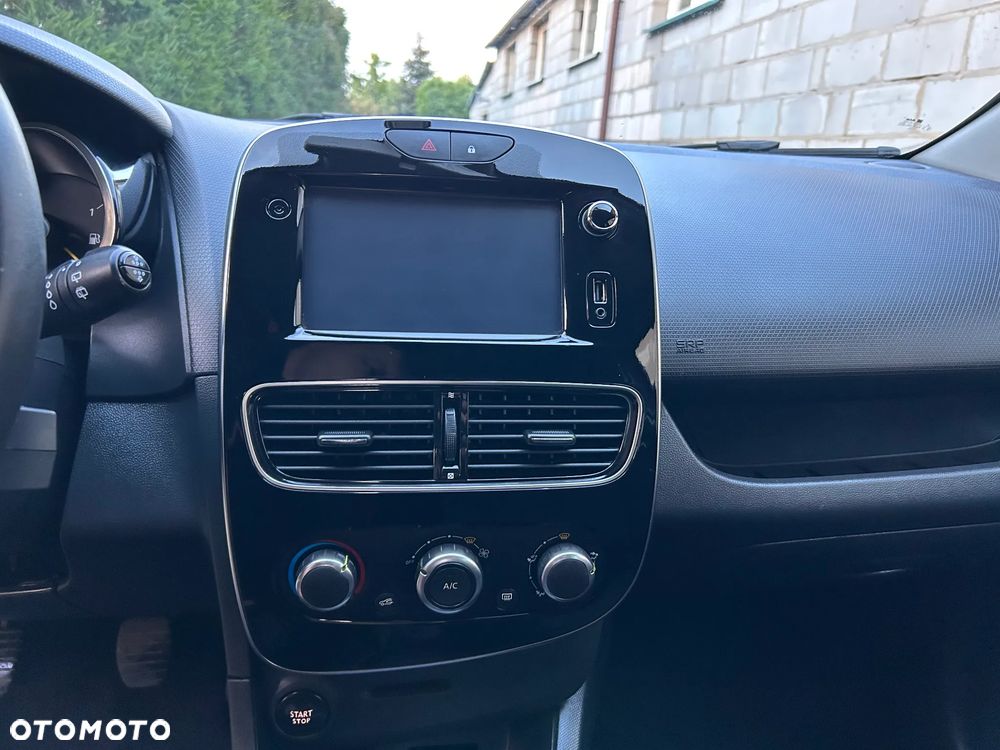 Renault Clio 1.2 16V 75 Life - 13