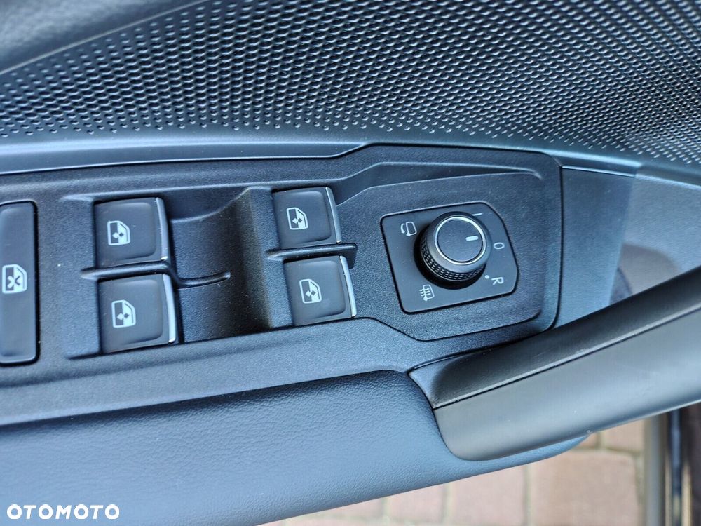 Volkswagen Tiguan 1.5 eTSI Life DSG - 33