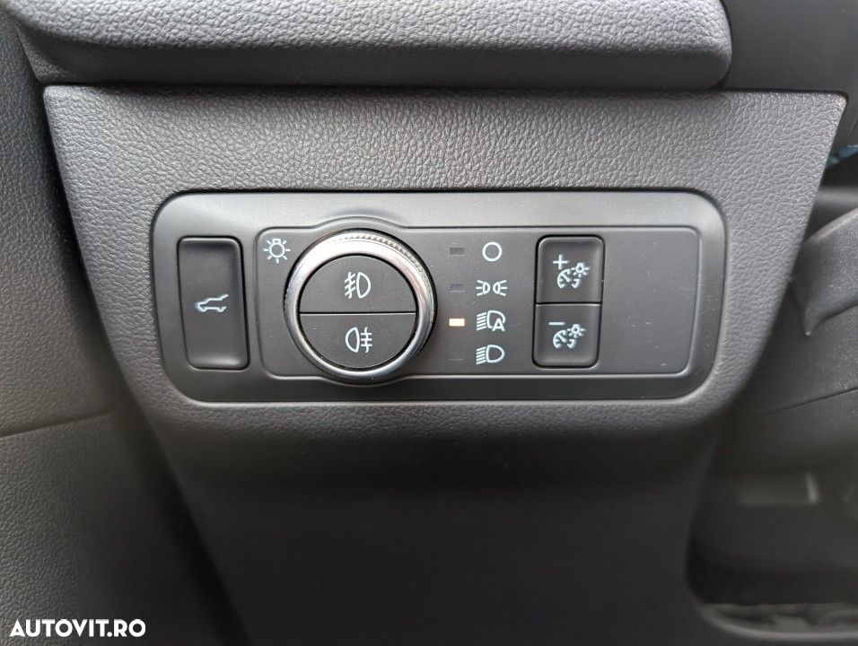Ford Kuga - 24