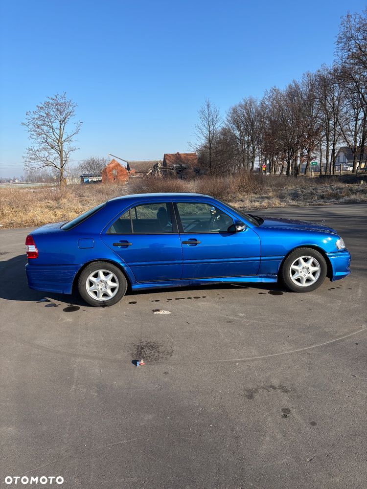 Mercedes-Benz Klasa C 220 T CDI Classic - 9