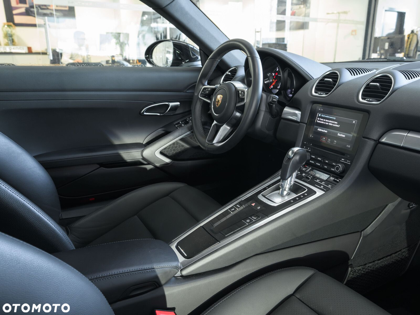 Porsche 718 Cayman - 8