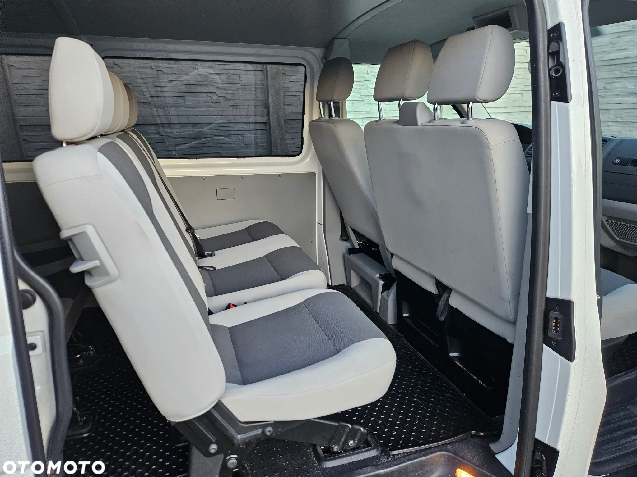 Volkswagen Transporter - 16