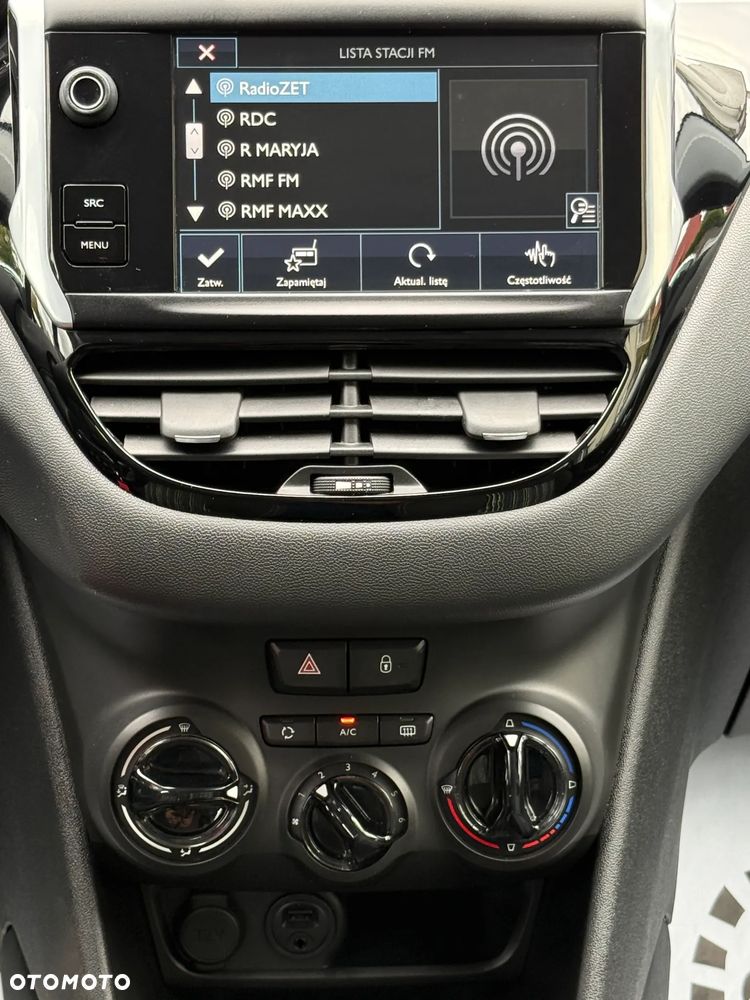 Peugeot 208 1.2 PureTech Style - 13