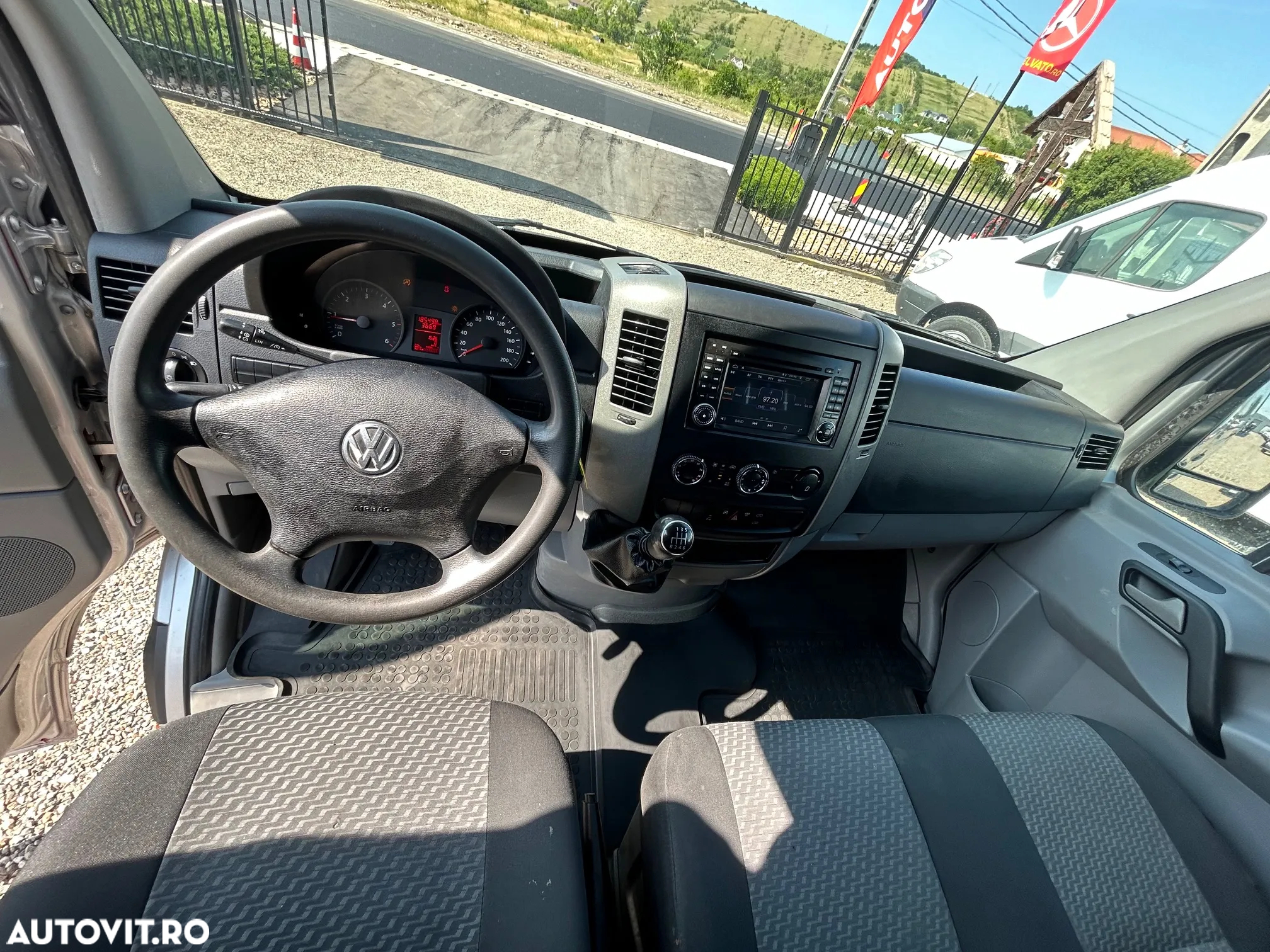 Volkswagen Crafter - 11