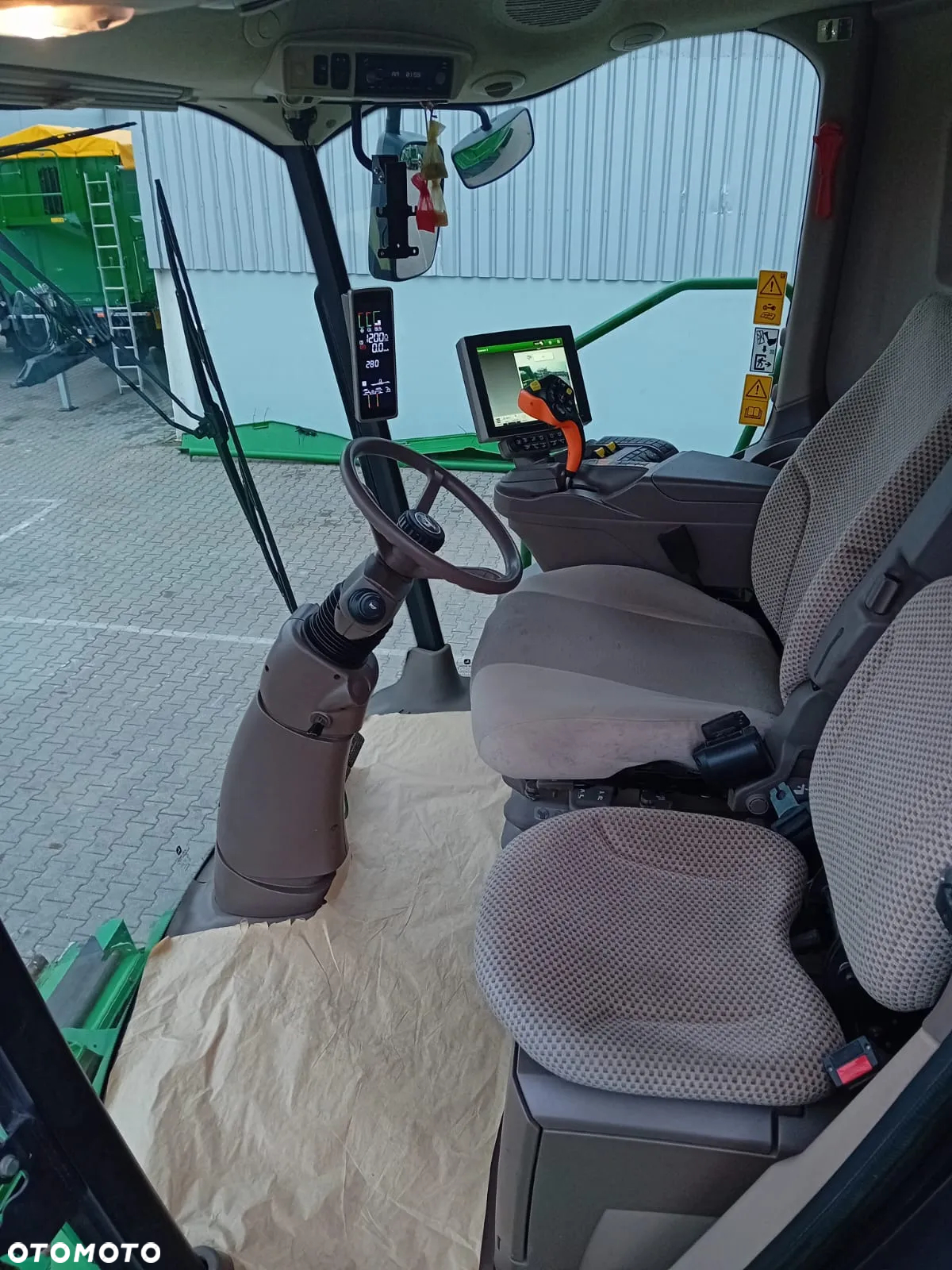 John Deere S790 - 16