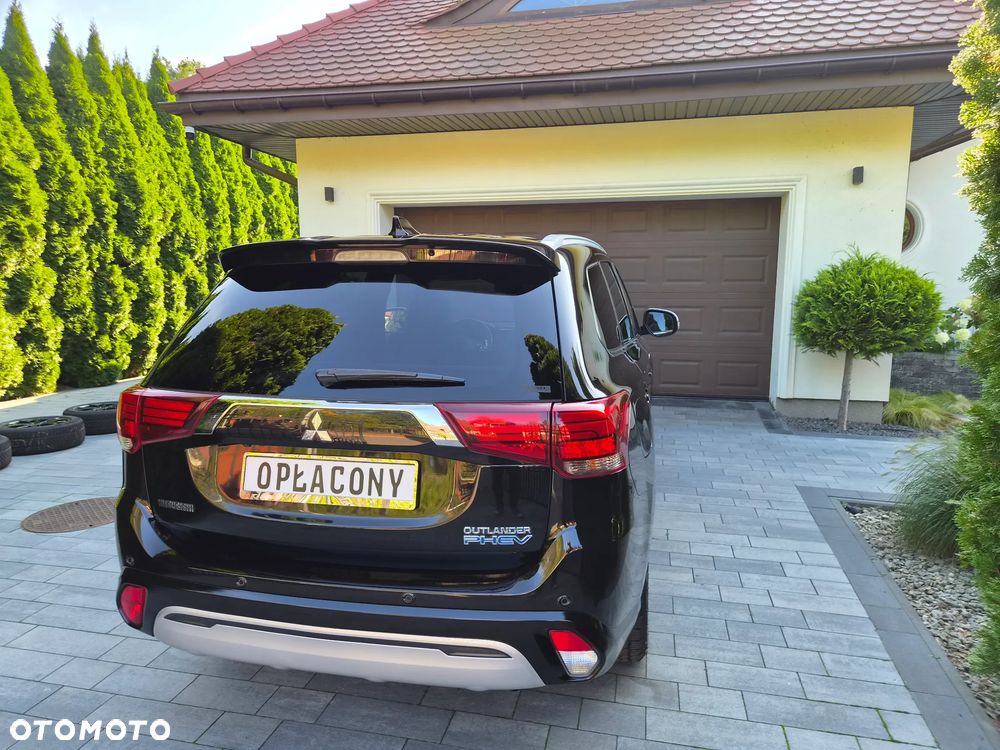 Mitsubishi Outlander - 16