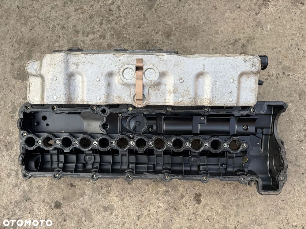 Pokrywa zaworów BMW M57 3.0 diesel 77893959 - 1
