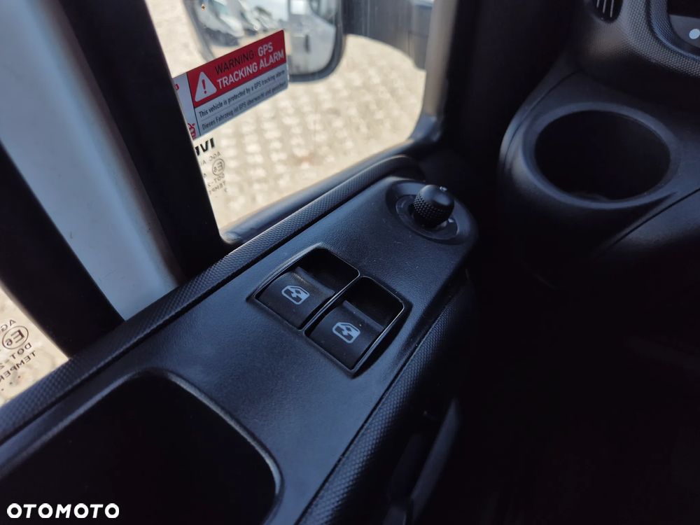 Iveco Daily 35S16, nowa skrzynia 4,40 x 2,30m, klimatyzacja - 8