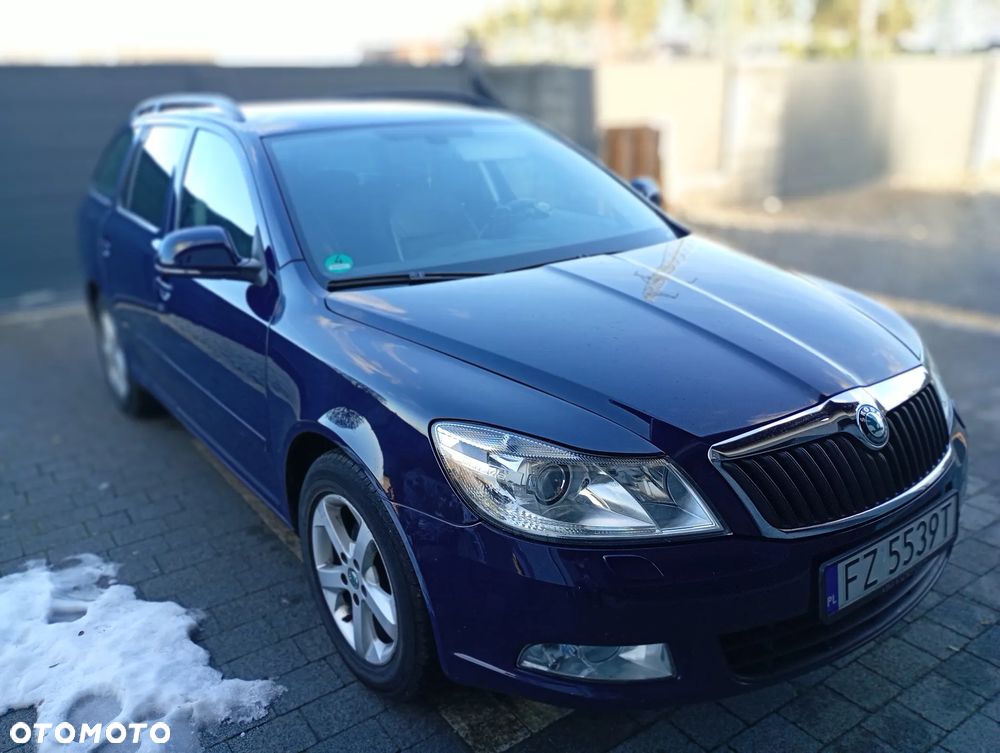 Skoda Octavia 1.6 TDI Ambiente DSG - 2
