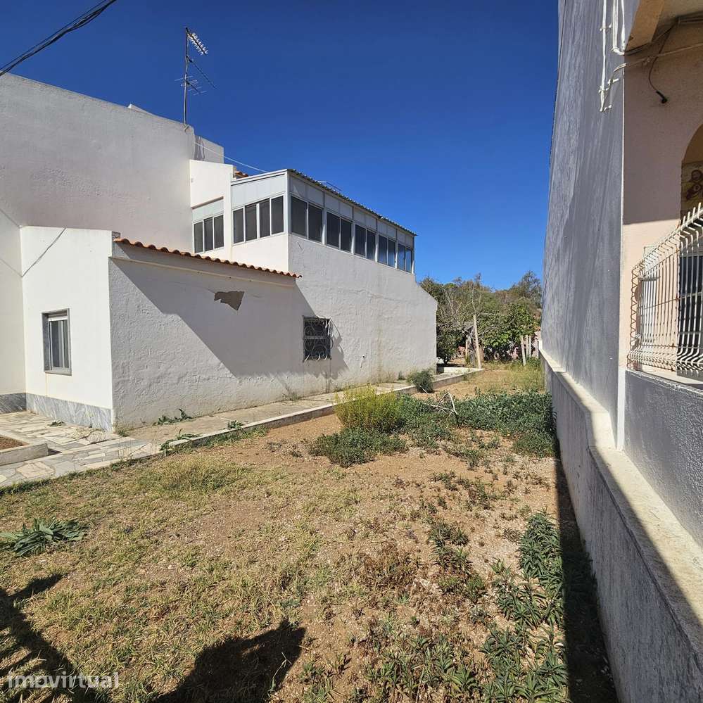 Moradia Bifamiliar em Ferragudo – Charme, Espaço e Potencial - Grande imagem: 5/60