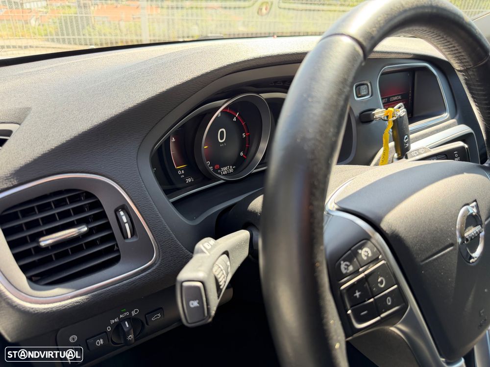 Volvo V40 Cross Country 2.0 D2 Momentum Geartronic - 11