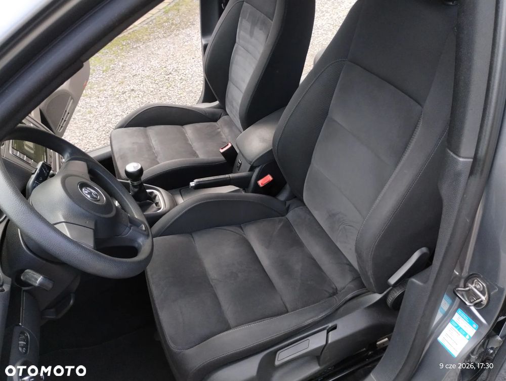 Volkswagen Golf - 22