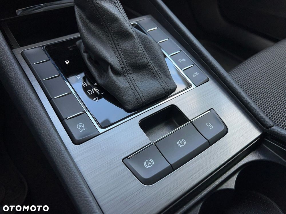 Skoda Superb 2.0 TDI SCR Style DSG - 27