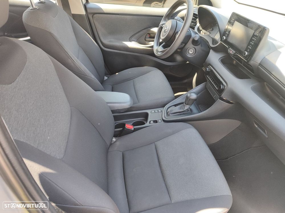 Toyota Yaris - 10