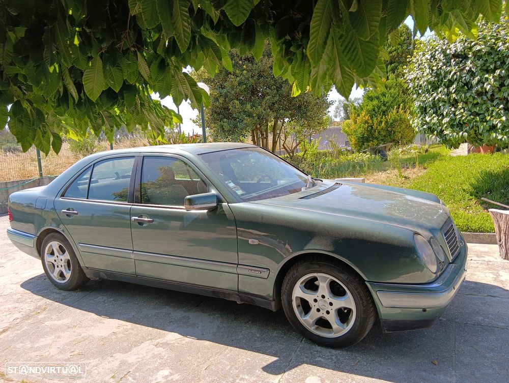 Mercedes-Benz E 300 - 2