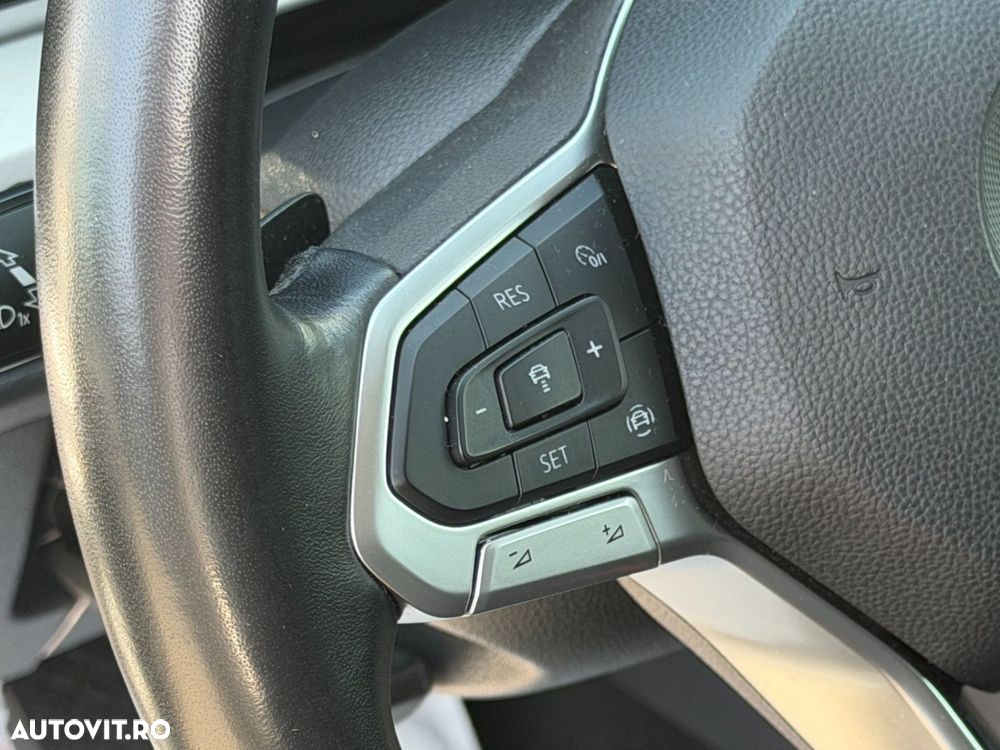 Volkswagen Golf 1.5 eTSI ACT DSG MHEV Style - 10