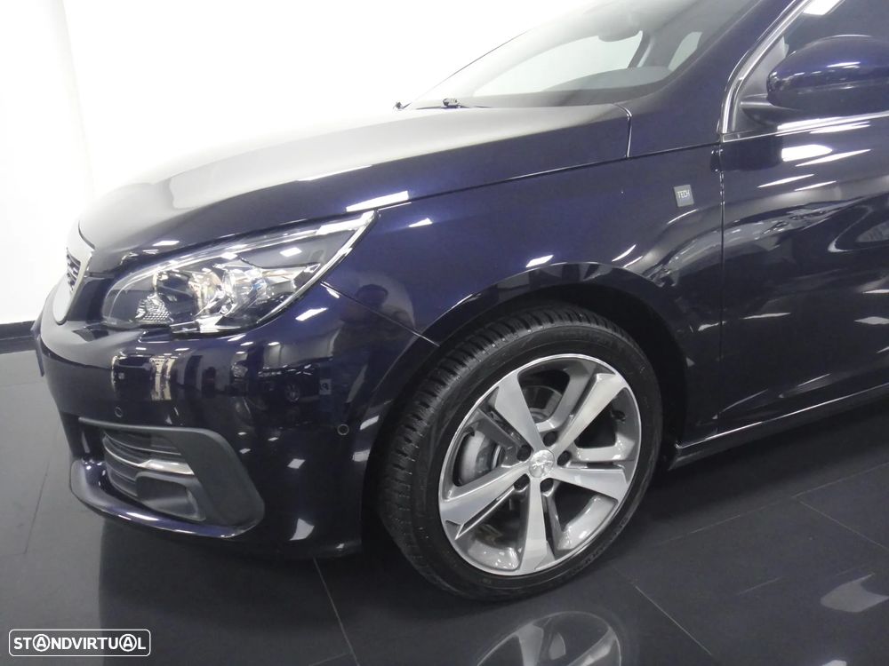 Peugeot 308 PureTech 130 GPF EAT8 Stop & Start Tech Edition - 28