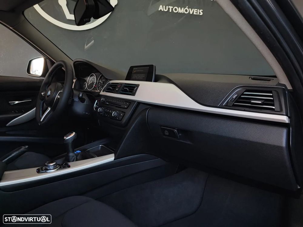 BMW 318 d DPF Touring Edition Sport - 35