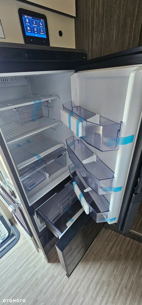 McLOUIS NEVIS 873 - INTEGRA - KAMPER - 17