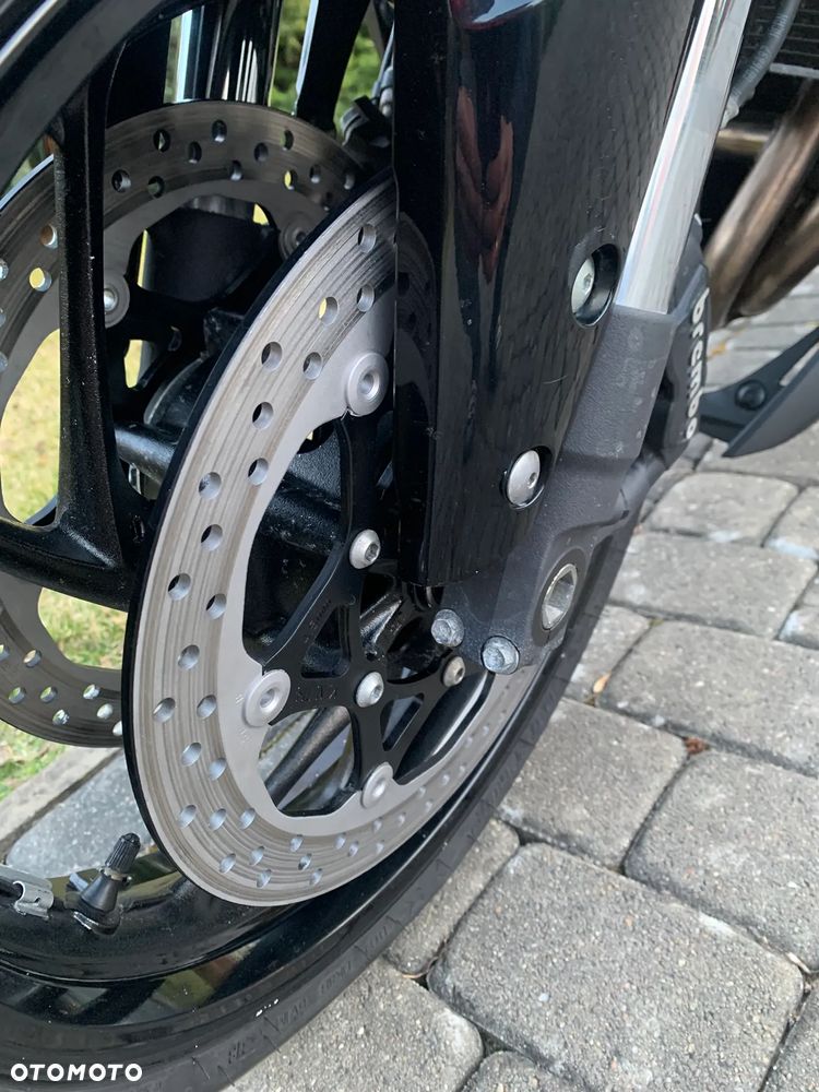 Suzuki GSX 1000 - 12