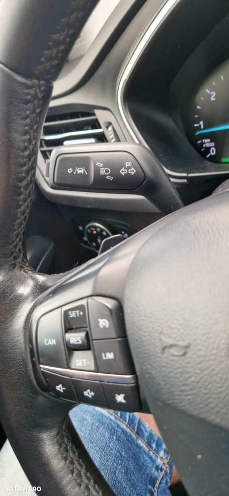 Ford Focus - 24