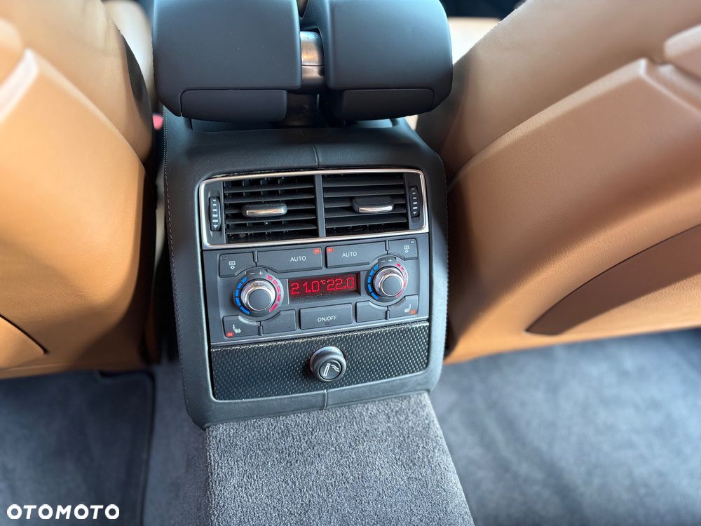 Audi S8 - 3