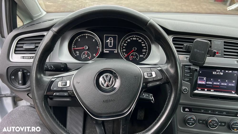 Volkswagen Golf 1.6 TDI DPF BlueMotion - 12