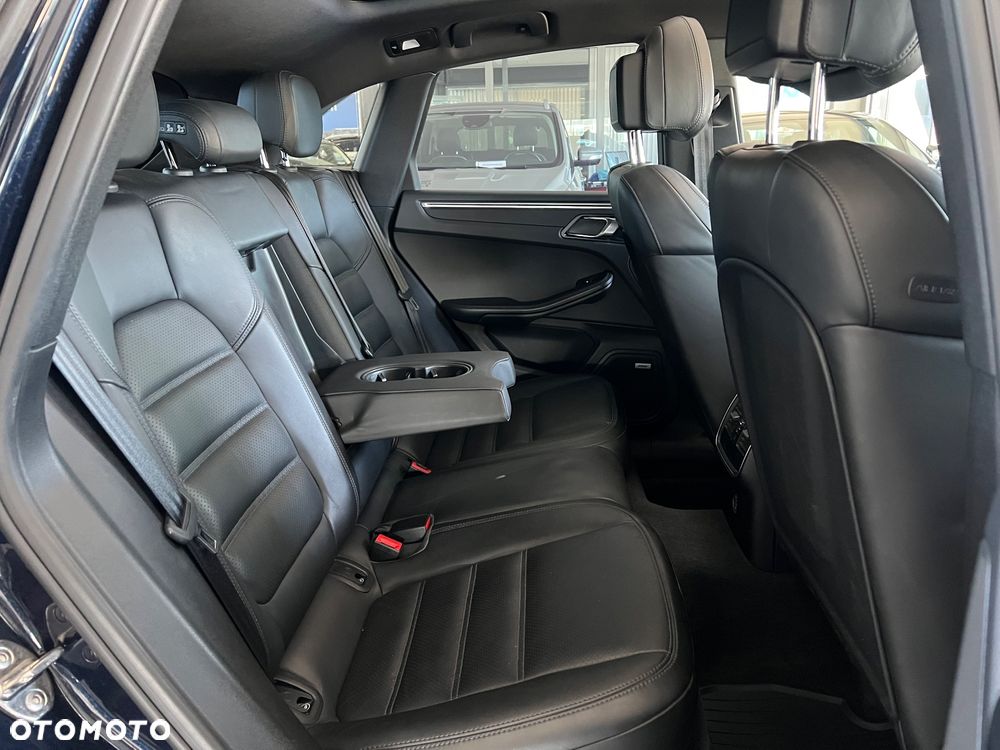 Porsche Macan - 35