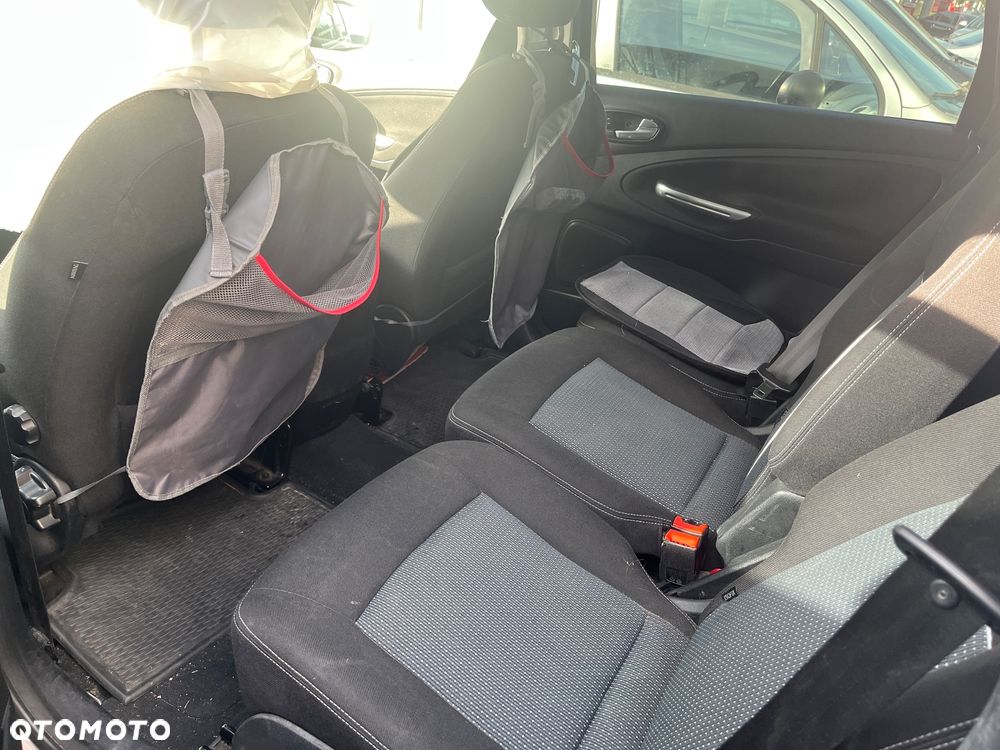 Ford S-Max - 16