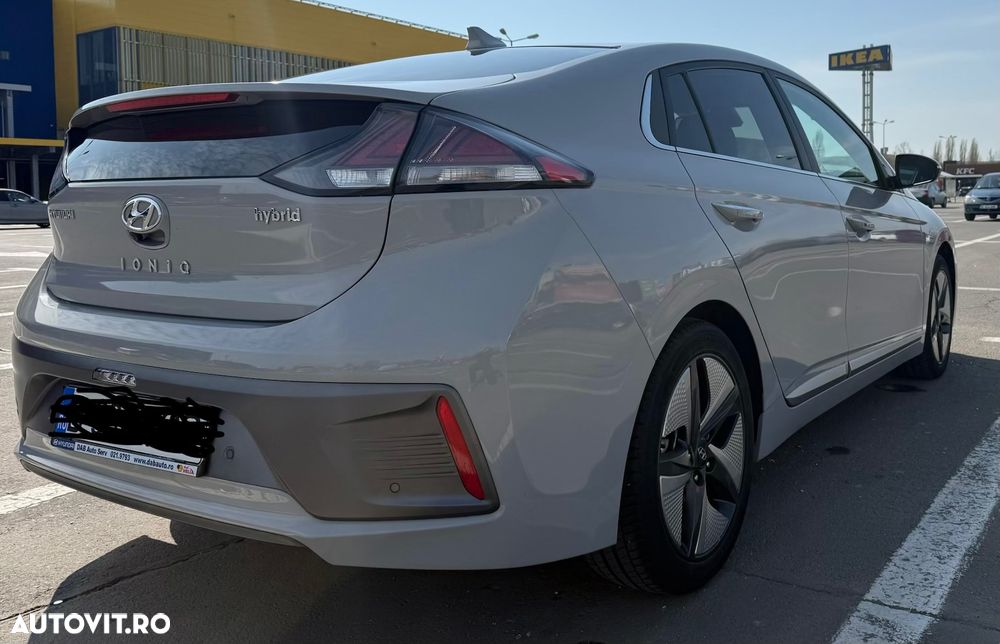 Hyundai IONIQ - 11