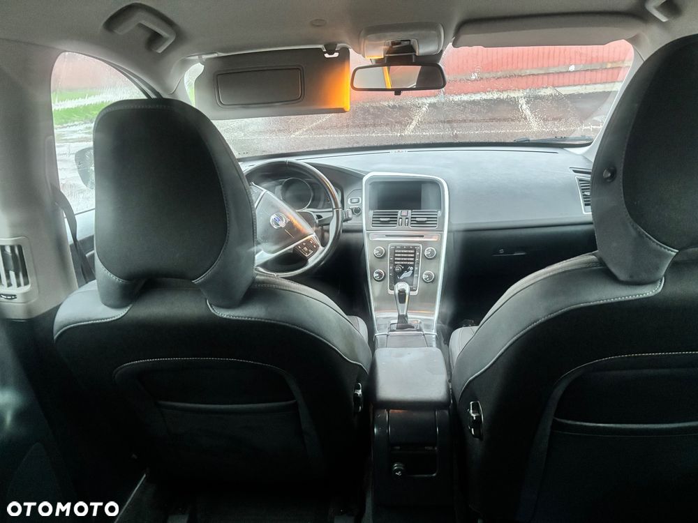 Volvo XC 60 D4 Momentum - 10