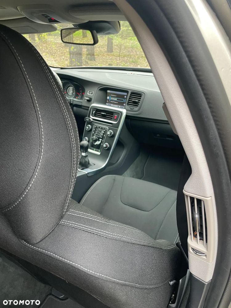 Volvo V60 D2 Edition - 11