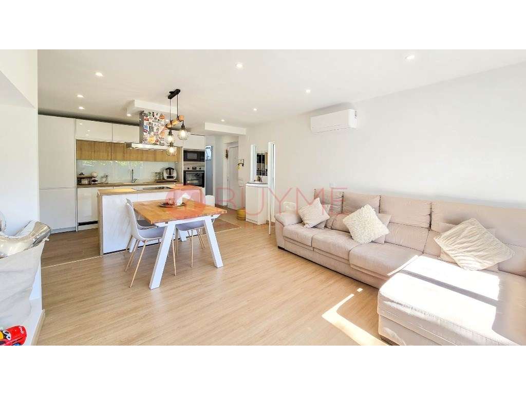 Moradia V4 com Piscina Privada em Vilamoura - Privacidade e Potenci... - Grande imagem: 3/14