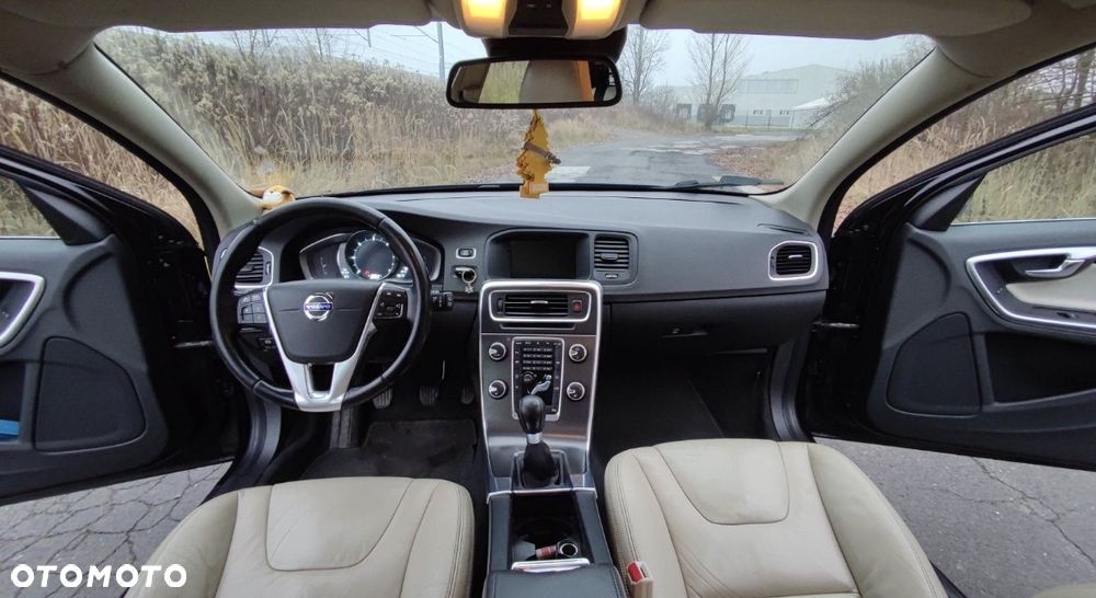 Volvo V60 D4 Summum - 3