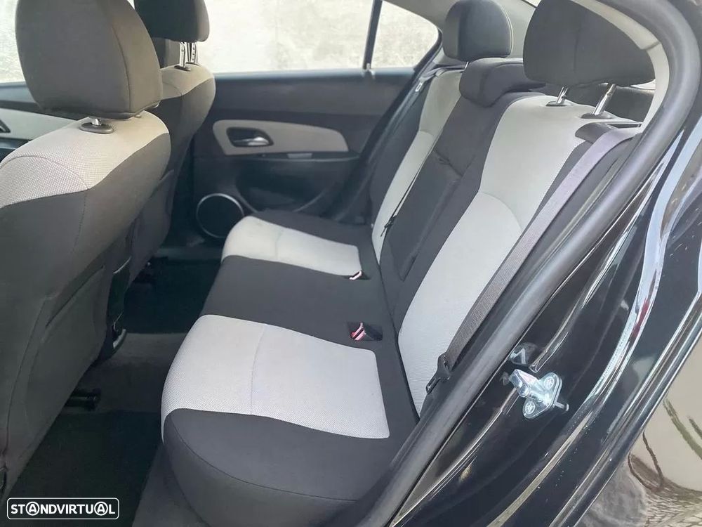 Chevrolet Cruze 2.0 VCDi LT - 26