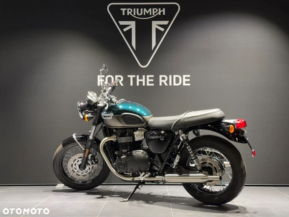 Triumph Bonneville - 3