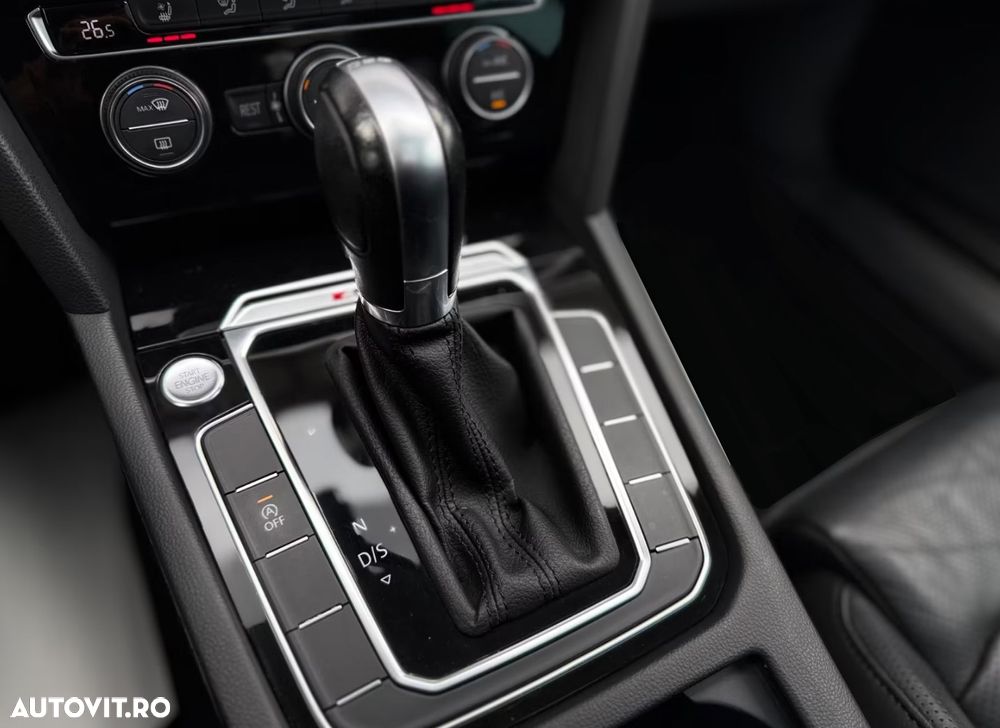 Volkswagen Passat - 12