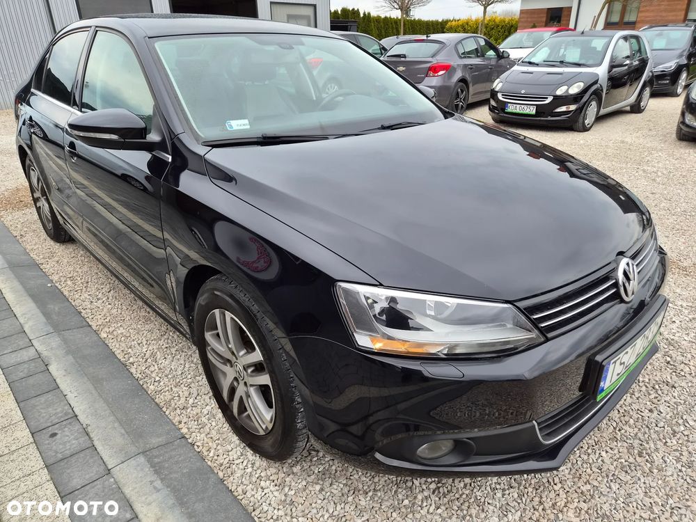 Volkswagen Jetta - 12