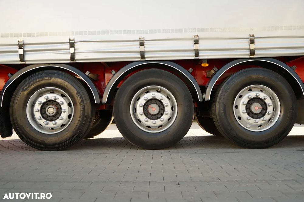 Fruehauf CORTINĂ / STANDARD / CONTAINER PENTRU PALEȚI / PODEA PUTERNICĂ / SAF - 25