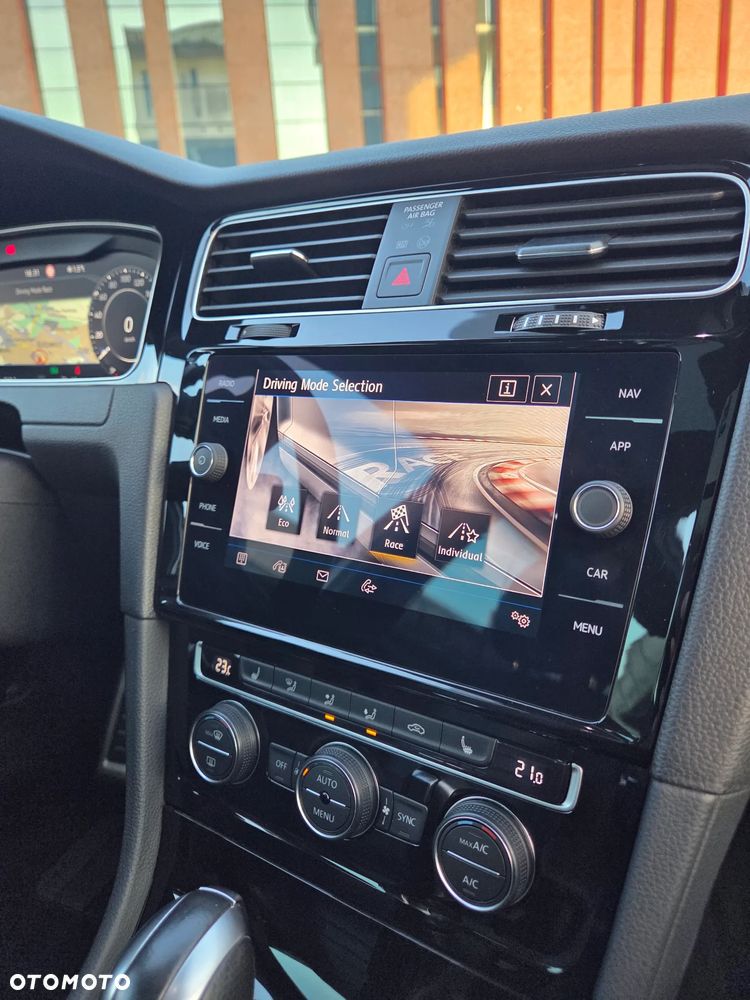 Volkswagen Golf 2.0 TSI 4Mot R DSG - 25