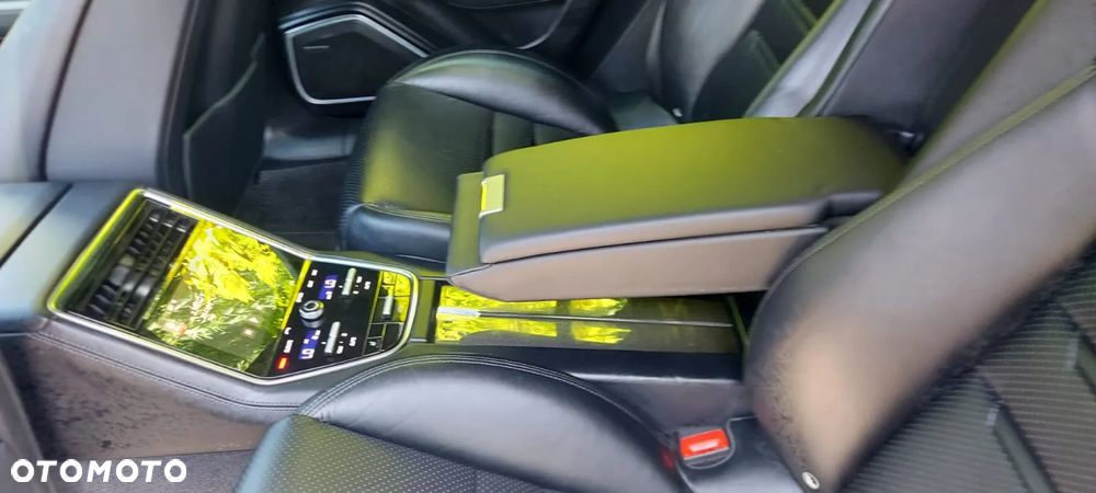 Porsche Panamera 4 E-Hybrid - 30